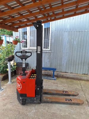 Transpalet electric cu catarg