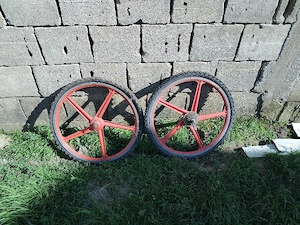 vând roți bicicletă