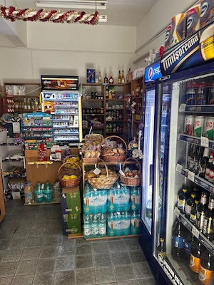 Predau afacere,magazin alimentar cu toate dotarile existente.Ocazie unica!