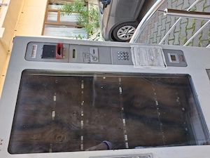 Vand tonomate bauturi si dulciuri