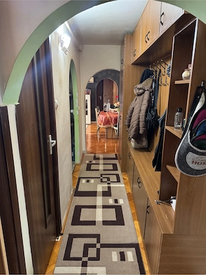 Apartament cu 3 camere,etaj 2, micro 16 - imagine 2