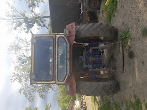 Vând tractor romanesc U651 cu încărcător frontal  - imagine 5