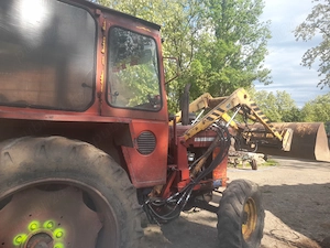 Vând tractor romanesc U651 cu încărcător frontal  - imagine 4