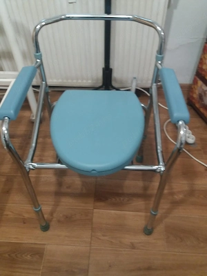 Vând scaun persoane dizabilități 