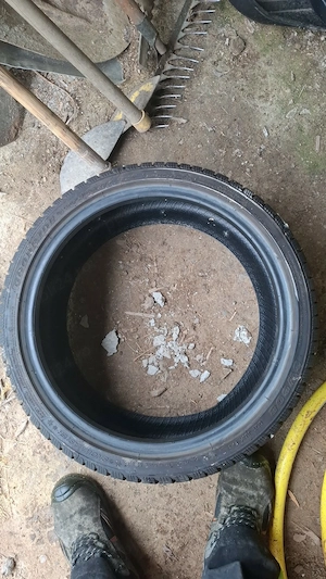 Vând 4 anvelope Goodride 205/40 R17