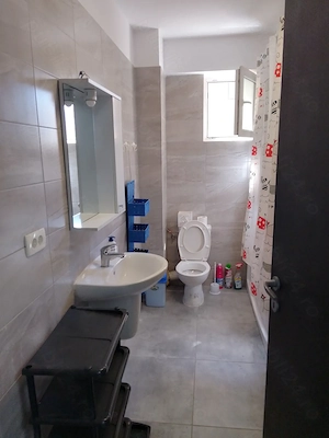 Inchiriez apartament 2 camere in Militari Residence - imagine 2