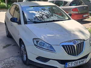 Lancia Delta 1.4 anul 2009 benzina - imagine 3