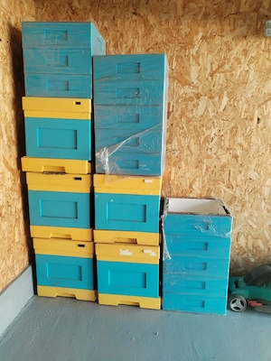 Vand 5 bucati cu 2 magazii firma lyson