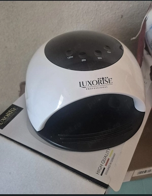 Vând lampa uv unghii