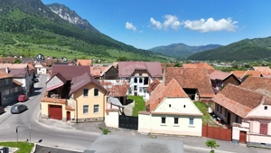 Proprietate unică | Teren 1.157 mp |Multiple clădiri | Centru Zărnești