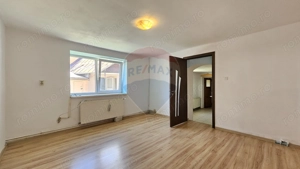 Proprietate unică | Teren 1.157 mp |Multiple clădiri | Centru Zărnești - imagine 18