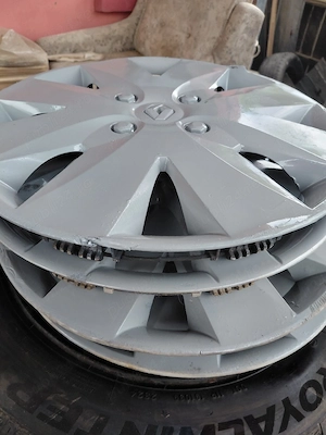 vand set roti cu capace 4x100