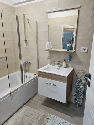APARTAMENT 2 CAMERE I BLOC NOU I CENTRU zona Liceu  nr 3 I ETAJ 1 I MOBILAT I - imagine 10