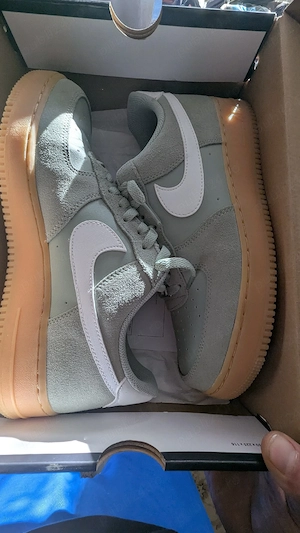 Air Force 1 low gum sole