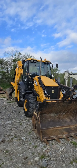 Vand buldoexcavator jcb 3cx an 2019 ore 3000