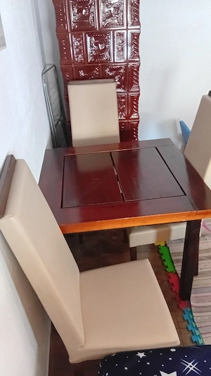Vand masa cu 8 scaune 