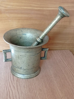 vintage mojar cu pistil din alama