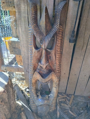 masca sculptata in lemn de 75 cm