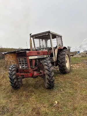 Tractor international 1046 ,plug reversibil si o transmisie complecta pentru international 1046