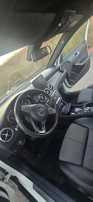 Vand Mercedes GLA 160 D 1.5 - imagine 5