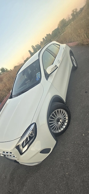 Vand Mercedes GLA 160 D 1.5 - imagine 2