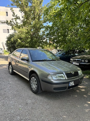 Skoda Octavia Tour 1.6 Benzina - imagine 2