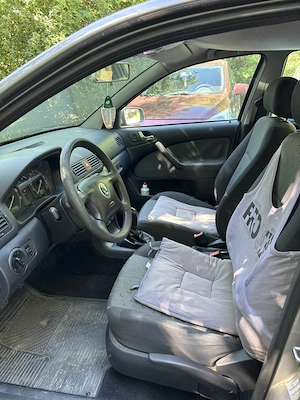 Skoda Octavia Tour 1.6 Benzina - imagine 5