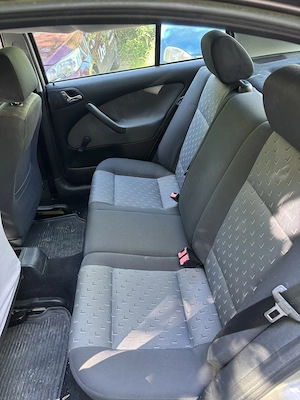 Skoda Octavia Tour 1.6 Benzina - imagine 6