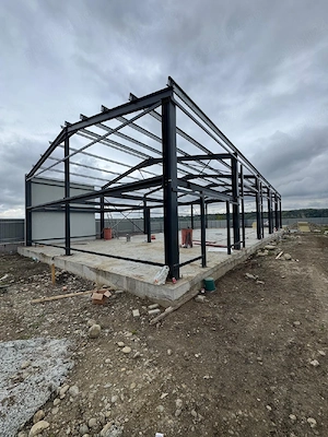 vand si confectionez hale si structuri metalice 
