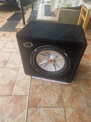 subwoofer auto kivker