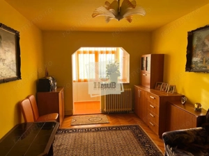 Apartament cu 3 camere decomandat cu balcon in Vasile Aaron - imagine 8