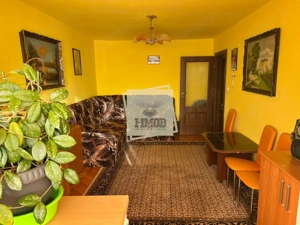 Apartament cu 3 camere decomandat cu balcon in Vasile Aaron - imagine 2