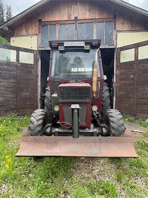 Vând tractor DT 550 