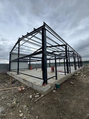 vand si confectionez hale si structuri metalice 