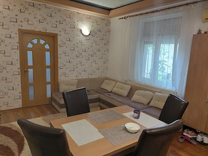 Casa in curte comuna. - imagine 4