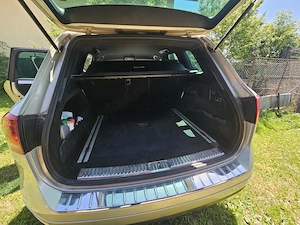 Volkswagen Touareg   Eleganță, Putere și Confort Premium  - imagine 9