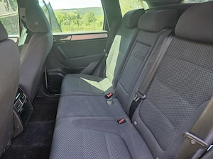 Volkswagen Touareg   Eleganță, Putere și Confort Premium  - imagine 10