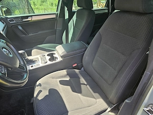 Volkswagen Touareg   Eleganță, Putere și Confort Premium  - imagine 7