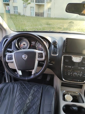 Lancia Voyager Gold 2.8 JTDM Automat | 7 Locuri | Piele | Navi | Cameră | Întreținută. - imagine 8
