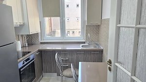 Inchiriez apartament 2 camere in Deva, zona ultracentrala, pe Bld. 1 Decembrie (La Cal), etaj 1, 