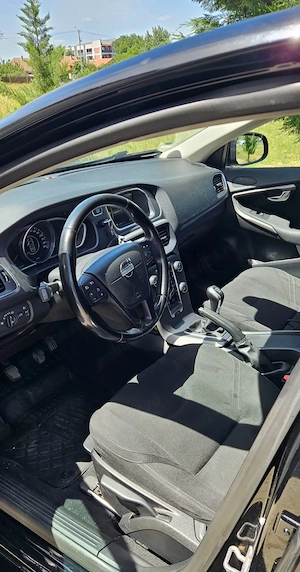 Vand Volvo v40 1.6D, An 2015. Euro 5 - imagine 6