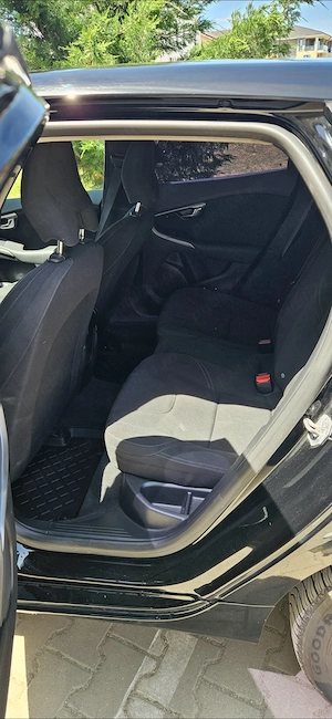 Vand Volvo v40 1.6D, An 2015. Euro 5 - imagine 8