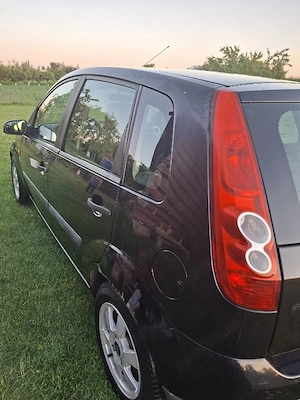 Vand Ford Fiesta 1.3 benzina an 2006 - imagine 2