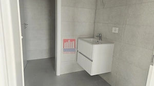  Spatiu comercial de închiriat - Maurer Villas  Brasov,  cartier Tractorul  - imagine 4