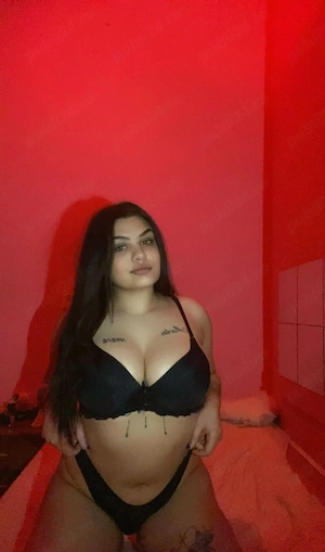 brunetă 25 de ani Expertă si Profesionista 