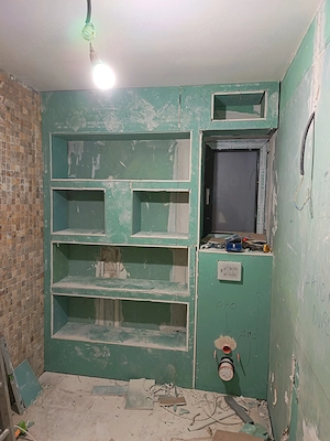 Echipa de meseriași constructori