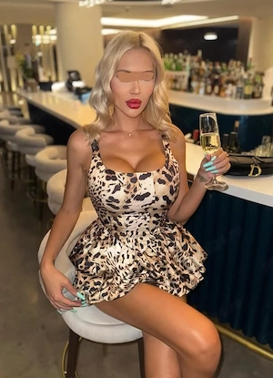 Kaya si Sofia te asteapta la cafea