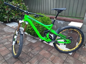 Bicicleta full suspension custom