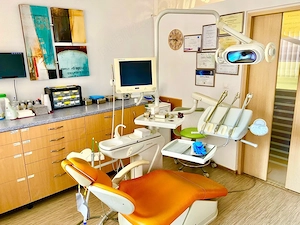 Caut studenta pentru asistenta dentara