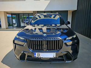BMW X7 xDrive40i|Model M Sport Pro 2025|7 locuri|7678 km|Negru Carbon metalizat M 
